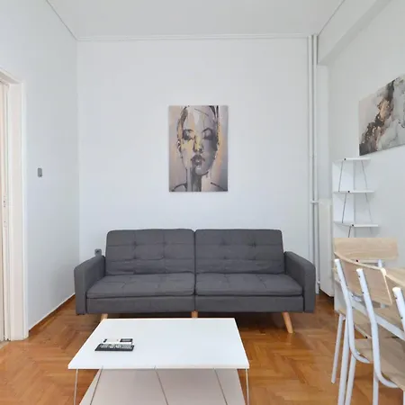 A Cozy Minimal At Koukaki, Dimitrako...