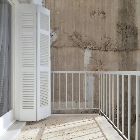 A Cozy Minimal At Koukaki, Dimitrako... *